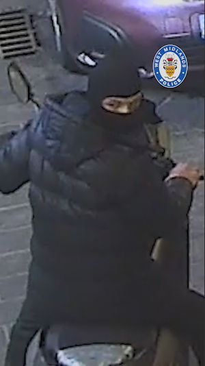 We still need to find this suspect? Know who he is? Call 101, quoting 20/130026/26 