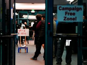 Supporting image for story: Boeing factory workers vote to accept contract and end strike