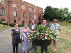 Supporting image for story: Judges treated to a splash of colour on visit to inspect Shrewsbury's blooms