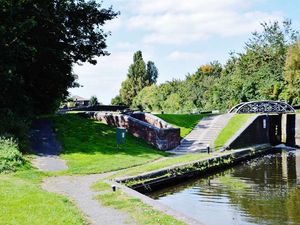 Supporting image for story: Tipton Canal & Community Festival (born out of an accident)