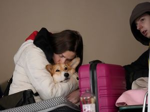 Supporting image for story: UN says Ukraine refugee surge will soon hit one million