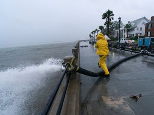 Supporting image for story: Hurricane Ian makes landfall again, in South Carolina