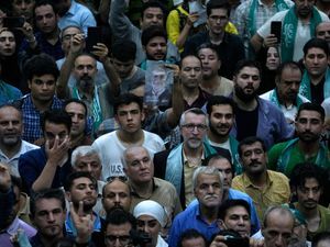 Supporting image for story: Disenchanted voters stay away as Iran faces rare runoff presidential election