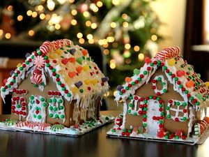 Supporting image for story: Build a gingerbread house for virtual festival competition