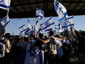 Supporting image for story: Israel detains soldiers over ‘abuse’ of detainee at shadowy military facility