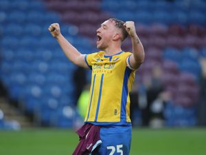 Supporting image for story: Louis Reed ‘took his moment’ to fire Mansfield past Burnley in the FA Cup