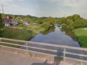 Supporting image for story: Off-duty firefighter saves two canoeists capsized in swollen River Severn