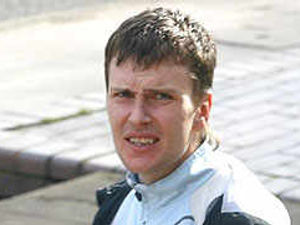 Supporting image for story: Man who Tasered himself goes free