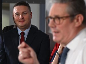 Supporting image for story: Starmer ‘very happy’ with Cabinet and sticking to EU ‘red lines’ – No 10