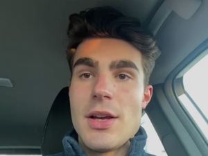 Supporting image for story: 'We're in safe hands': West Brom fans react to win at Reading - WATCH