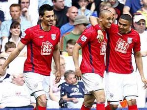 Supporting image for story: Pictures of all the match action