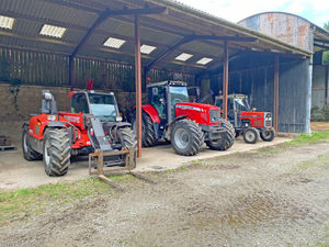 Supporting image for story: Tractors auctioned off for up to £45,000 as Shropshire farmers retire