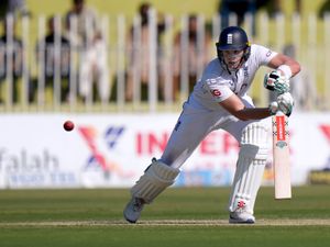 Supporting image for story: Jamie Smith leads England fightback after Pakistan put them in a spin