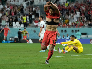 Supporting image for story: Wolves striker Hwang Hee-chan fires South Korea to World Cup knockout qualification