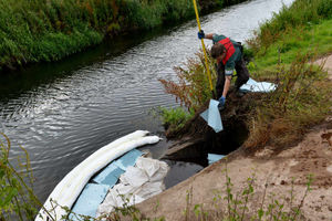 The Enviroment agency prevent chemicals leaking into the river Penk
