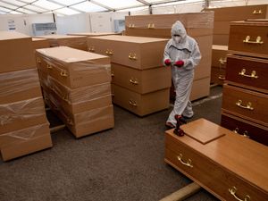 Supporting image for story: More than 100,000 extra deaths in private homes in UK since pandemic began