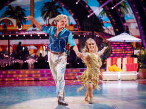 Supporting image for story: Family, dance partner and public express support for Ellie following Strictly exit