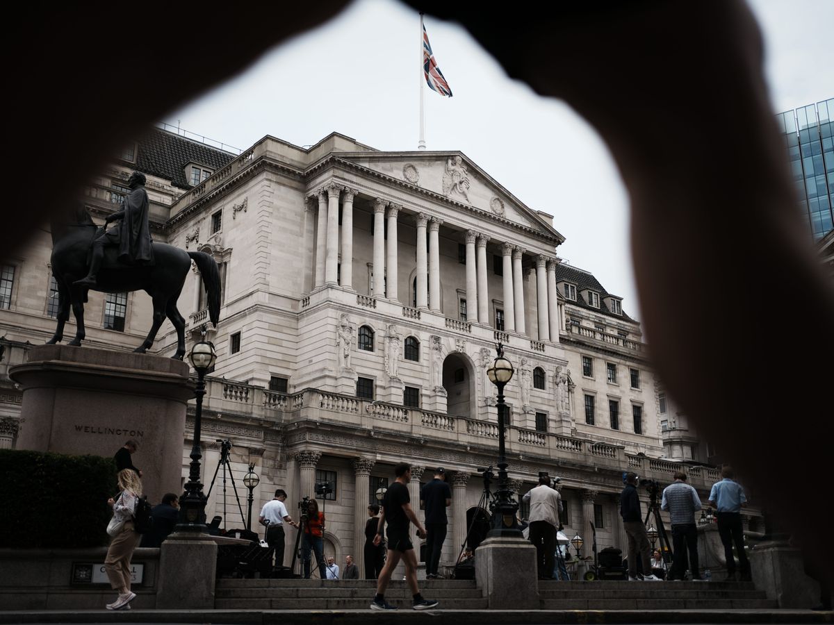 Bank of England policymaker calls for interest rates to stay on hold for longer