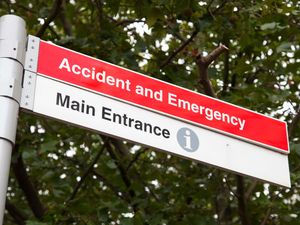 Supporting image for story: Latest NHS hospital figures for England: Key numbers and trends