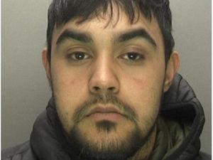 Supporting image for story: On-the-run stabbing suspect escapes after ramming police car