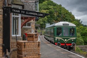 DMU leaving Berwyn for Llangollen