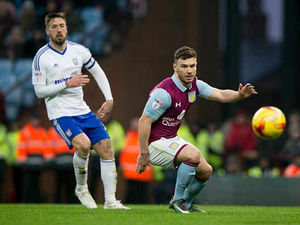 Supporting image for story: Steve Bruce relieved at Scott Hogan injury news
