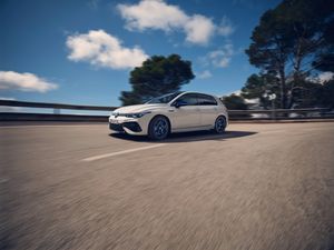 Supporting image for story: The new Volkswagen Golf R ‘20 Years’ is the most powerful Golf yet