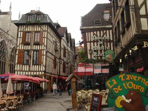 The appearance of the town centres is the largest of the towns' similarities