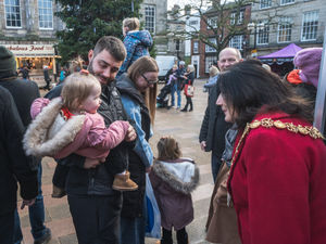 Young and old were able to meet the Mayor. Photo: Ian Knight / Z70 Photography