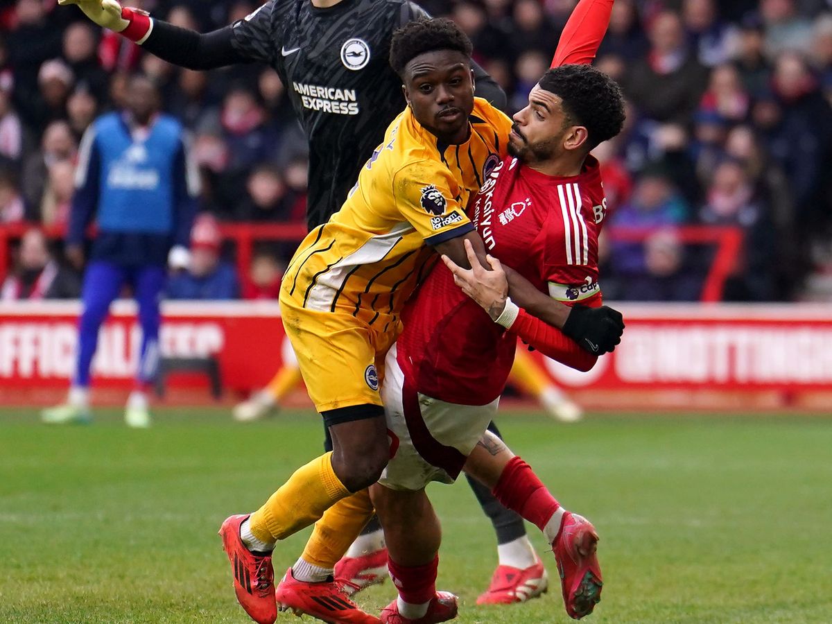 Premier League referees to place greater emphasis on holding in penalty area