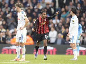 Supporting image for story: Eli Kroupi strikes in injury time as Bournemouth take a point at Leeds