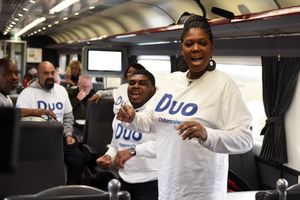 Chiltern Railways passenders surprised with an impromptu performance from Birmingham Gospel Choir