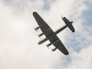 Supporting image for story: Historic Lancaster bomber to fly over Shropshire this weekend - here's where and when