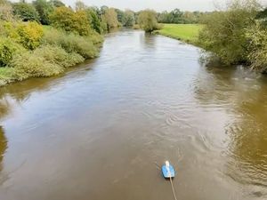 Supporting image for story: Storm Babet: More than 100 tonnes of water every second flows in Severn as region braces for rain