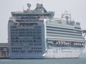 Supporting image for story: P&O Cruises extends suspension of sailings until mid-October