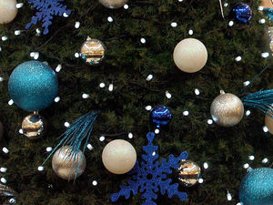 Supporting image for story: Poll: Will you go into debt to pay for Christmas?