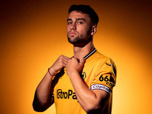 Supporting image for story: Max Kilman agrees new five-year Wolves contract