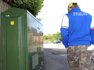 Supporting image for story: MP hits at BT's box contract