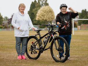 Supporting image for story: Community buys bike for litter picker after receiving nearly £400 in donations