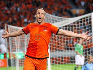 Supporting image for story: Ron Vlaar: I never wanted to be a Koeman or de Boer