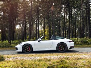 Supporting image for story: First Drive: The Porsche 911 Targa 4S brings classic style with modern performance