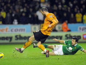 Supporting image for story: Wolves get tough in Steven Fletcher stand-off