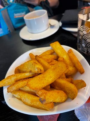 Masala chips served with afternoon tea at Praza Indian restaurant in Edgbaston, Birmingham 