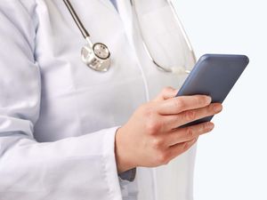 Supporting image for story: Using blood glucose monitors to track diet ‘may cause anxiety’