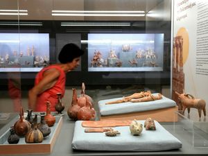 Supporting image for story: Cyprus displays antiquities returned after being looted by art dealer