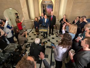 Supporting image for story: Hopes fade for quick end to US government shutdown