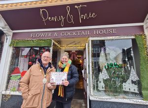 Mayor Roy Aldcroft (left) presenting Peony & Tonic with third prize.