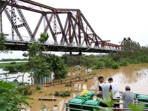 Supporting image for story: Death toll from Vietnam storm rises to 87, with 70 people missing