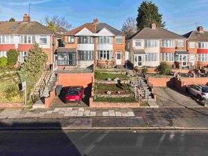 Supporting image for story: Surprising £60,000 price contrast bewteen neighbouring Great Barr houses heading to auction - here's the reason