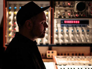 Supporting image for story: DJ Shadow to play Birmingham